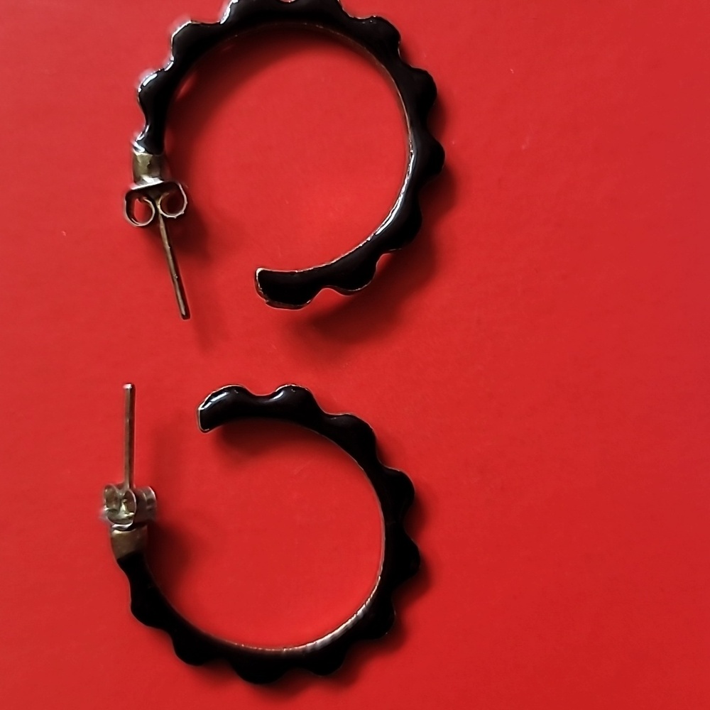 Vintage black hoop earrings 🖤